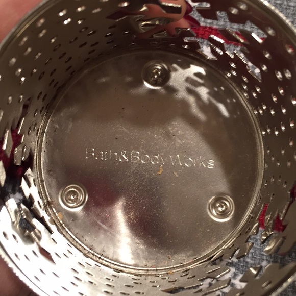 NWT set of 2 metal candle holders + candle - Picture 3 of 8